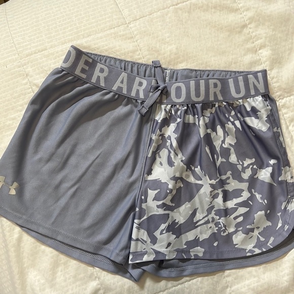 Under Armour Girl’s Gym Shorts - Picture 5 of 5